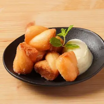 揚げたて豆乳パンのバニラアイス添え