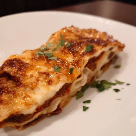 和牛ミートソースのラザニア