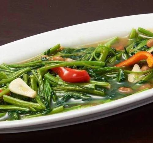 [Local ingredients] Stir-fried flaming water spinach (Thailand)