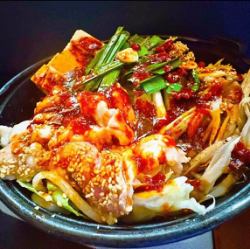 鶏ガラ赤辛もつ鍋