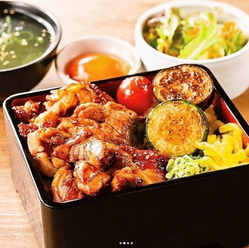 【至福のランチタイム◎】特上焼鳥重を堪能して下さい!