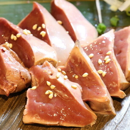 朝〆の新鮮な大山どりの鳥刺しをぜひご賞味ください!