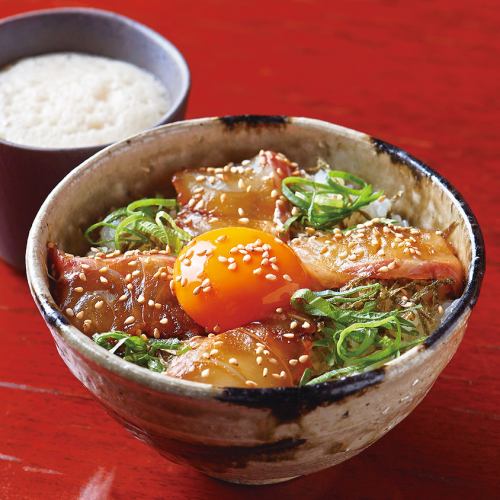 [Uses mandarin orange sea bream] Uwajima specialty sea bream rice [ultimate egg rice] 1 serving