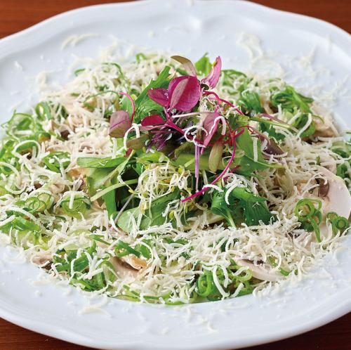 緑葉とマッシュルームのカルパッチョ