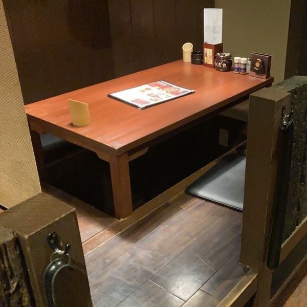 We have 5 tatami mats, and we can accept from a minimum of 2 people. ◎ We welcome families to come to the store! Each tatami room has a partition, so you can spend your private time as a semi-private room. You can enjoy it without any trouble! Also, if you can talk about charter, we will respond as much as possible ◎