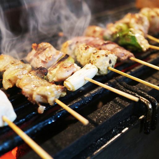 Charcoal-grilled for a crispy outside and juicy inside! Enjoy this flavorful yakitori!