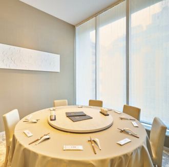 [Private round table room] We have private rooms available, perfect for business dinners and special gatherings.Please enjoy your time here without worrying about the eyes of those around you.*There will be a seating fee of 5,000 yen.