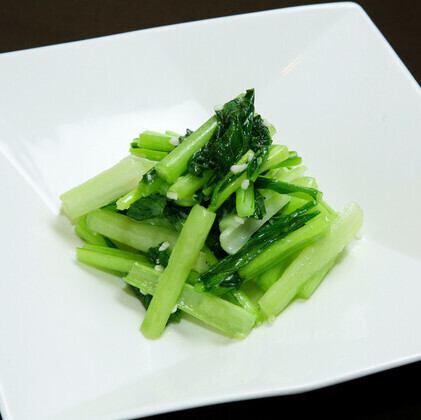 Edona stir-fried with garlic