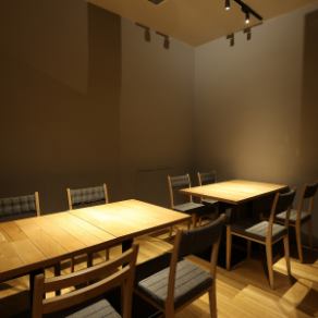 【半個室】5名～8名様までご利用いただけます。人気のお席のため、お早目のご予約がおすすめです。
