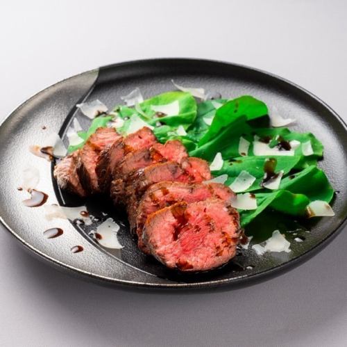 北海道牛肉塔利亚塔:佐以红酒享用的绝妙佳肴