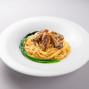 軽くスモークしたカキとほうれん草のクリームソース