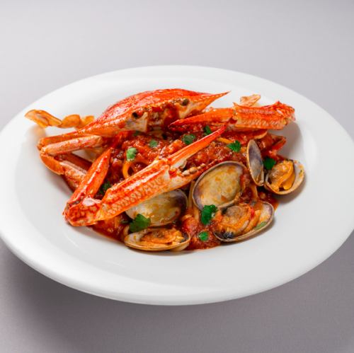 ワタリガニとアサリのトマトソース