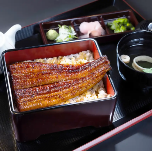 【テイクアウトご注文】上うな重 梅 1900円（鰻 半尾を使ったうな重となります）