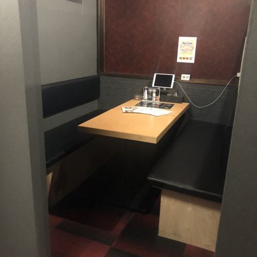 店内は全て個室と半個室
