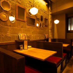 席と席との間隔が広く、女子会やプライベート飲みに便利♪