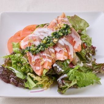 サーモンのお刺身サラダ