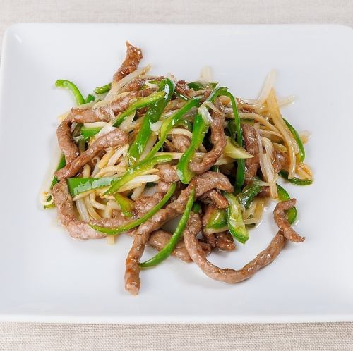 牛肉とピーマンの細切り炒め（チンジャオロース）