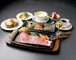 You can choose from 3 different flavors ♪ "Special Marbled Wagyu Steak Course" where you can enjoy beautifully frosted wagyu steak