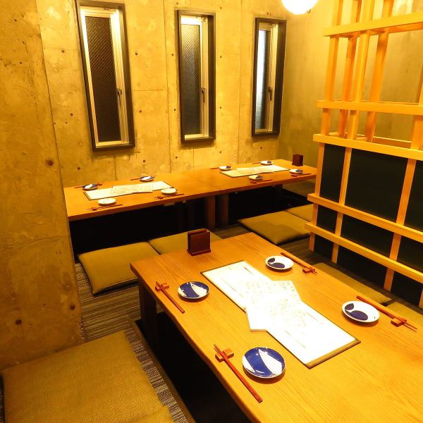 [In-store seats are counters and tatami mats are all dug ♪] The inside of the store is to take off your shoes.There are 4 tables for digging goats and 3 tables for up to 15 people.Up to 25 people can be used, including 6 seats at the counter.It is recommended not only for group gatherings and banquets, but also for families with small children!