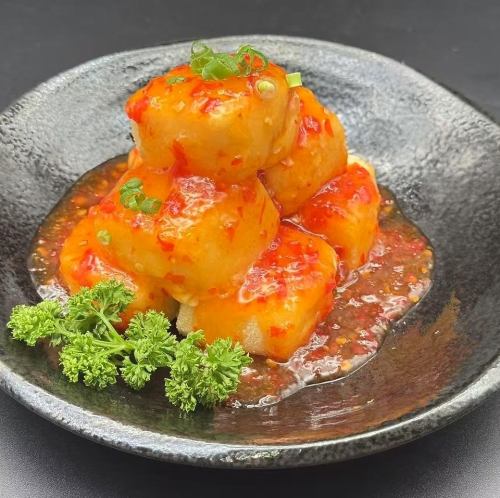 Fried tofu with sweet chili sauce