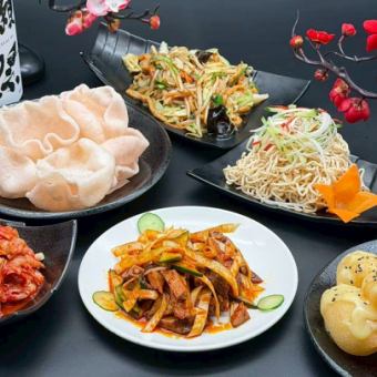 【含2小時暢飲】限時特惠B套餐:內含自製蝦仁蛋黃醬、豬肉炒蔬菜等6道菜。