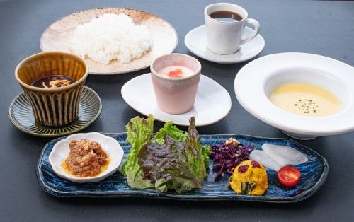 每件物品都精心製作的豪華套裝。
