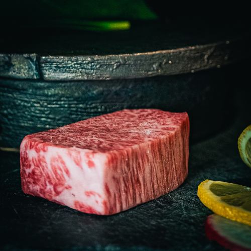 【使用嚴選品牌牛肉】請品嚐美味的仙台牛和山形牛「夏多布里昂」。