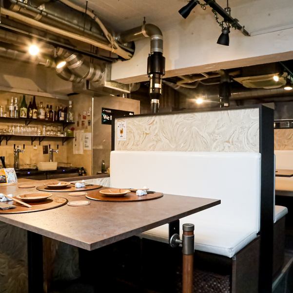 The partitions are a little high, so you can have a private space.Enjoy delicious mutton and homemade craft beer to your heart's content while listening to the explanation of the dishes.We are confident that you will like the atmosphere of the restaurant and the mutton, so please come and visit us.Umeda/Kitashinchi/Yakiniku/Bar/Banquet/Sheep/Genghis Khan/Beer/Course/Date