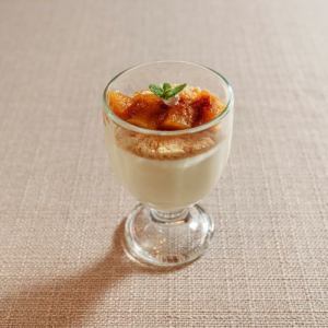 枇杷レアチーズケーキ