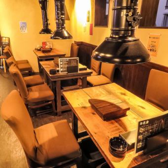 There is a table seating for 4 people.It is packed with great services such as all-you-can-drink for 999 yen!!