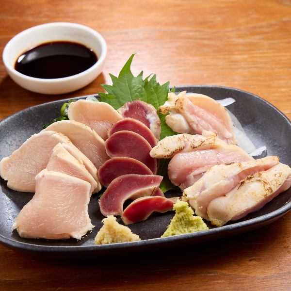 【新鮮な朝引き】たたき三種盛り 1408円(税込)