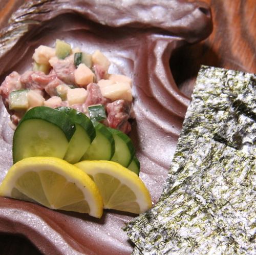 極上海苔で巻く馬肉のタルタル