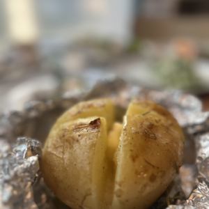 新じゃがバター (薪窯焼き)