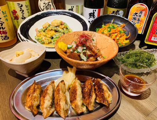 许多标准和创意的冲绳菜肴
