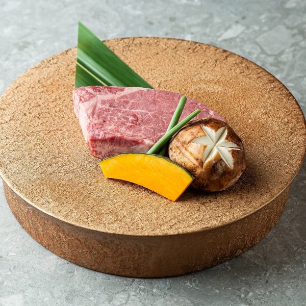 特選牛ヘレ（税込3,275円）１頭からわずか３％しかとれない超希少部位で、抜群に柔らかいです◎