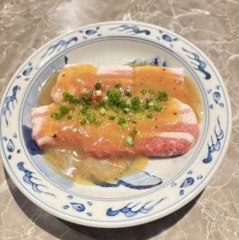 Pork ribs with salt and green onions