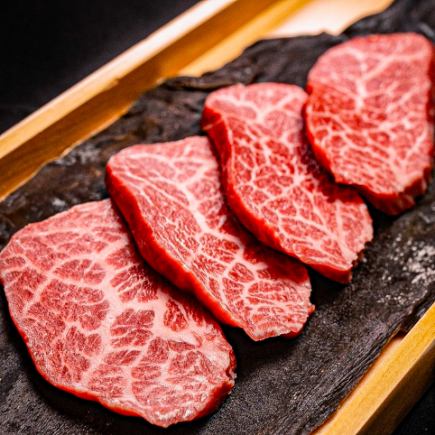 【秋季周日限定套餐】和牛五花肉和内脏拼盘◎附60分钟无限畅饮5,500日元(含税)