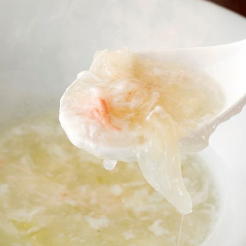 Gentle soup with shark fin and crab meat (salted or soy sauce)