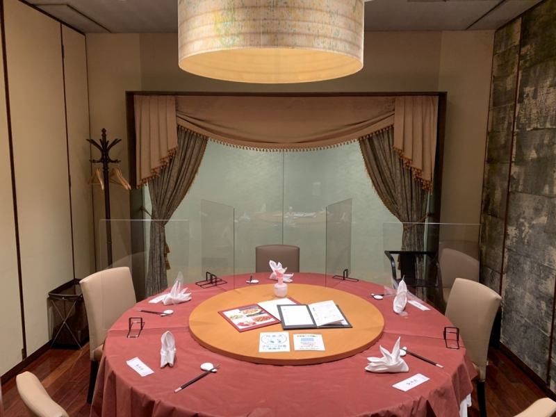 A spacious private room is now available for 6 or more people so that you can eat with peace of mind.It is a popular seat for entertainment, meeting, Buddhist memorial services, and anniversaries.Please use it for various banquets.Please do not hesitate to consult us.