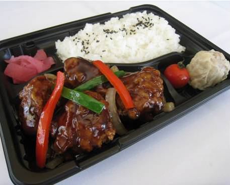 【お弁当】鶏の唐揚げ　黒酢ソース炒め弁当