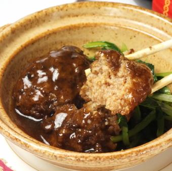 Stewed large meat dumplings in soft soy sauce