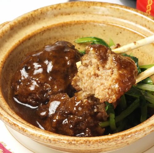 Stewed large meat dumplings in soft soy sauce