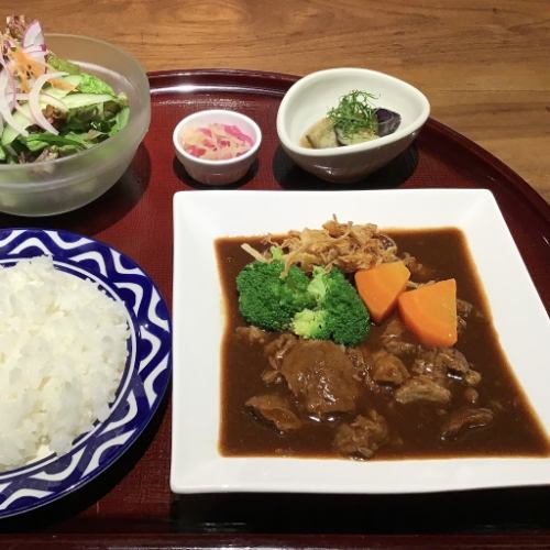 牛すじのシチューランチ