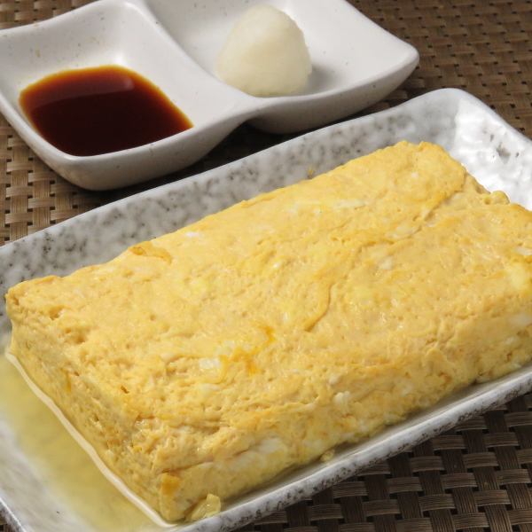 Guu's standard menu item [450 JPY (incl. tax)] Fluffy and soft dashimaki tamago!