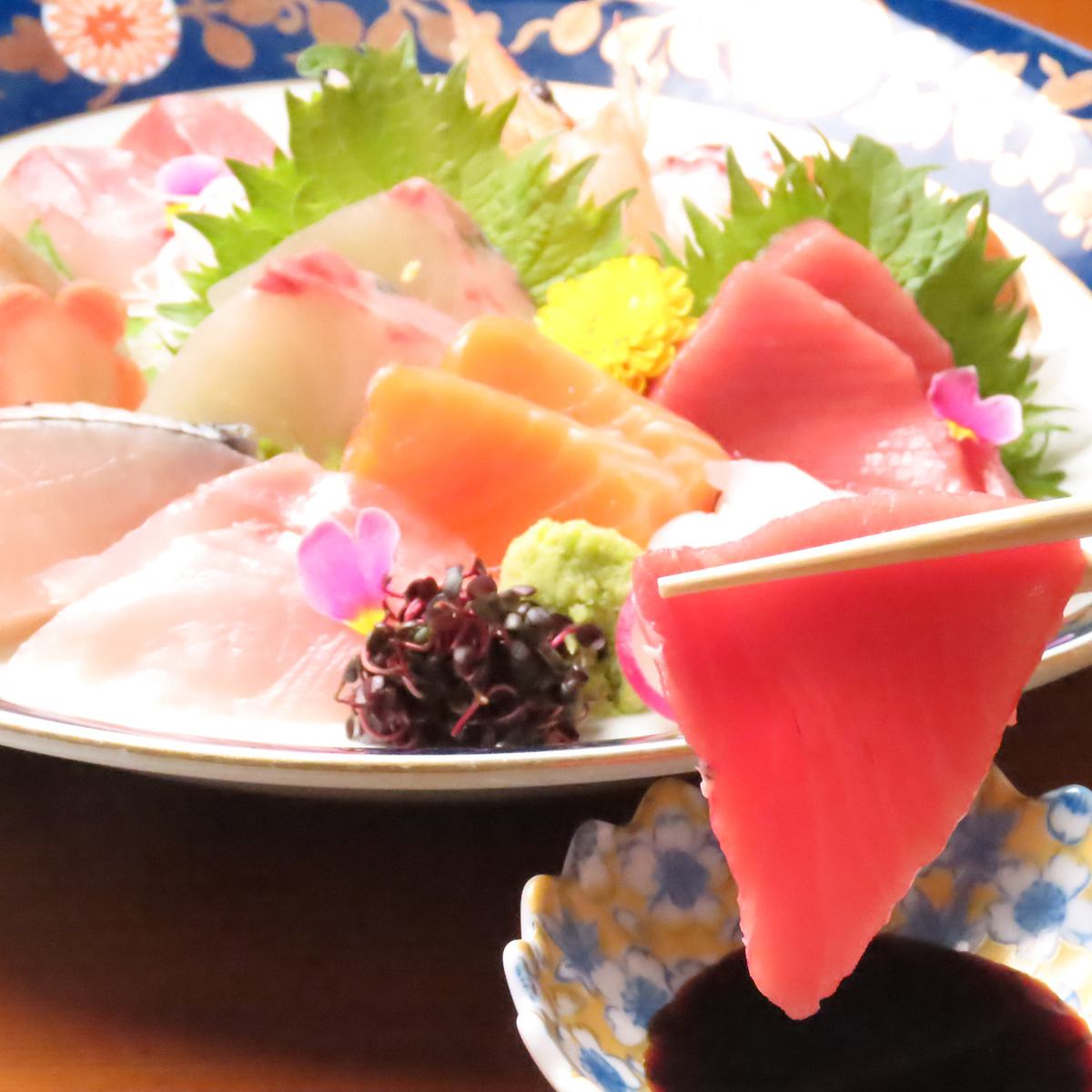 旬の食材にこだわった逸品とホッと安心する場所をご提供。飲み放題付コースもあります