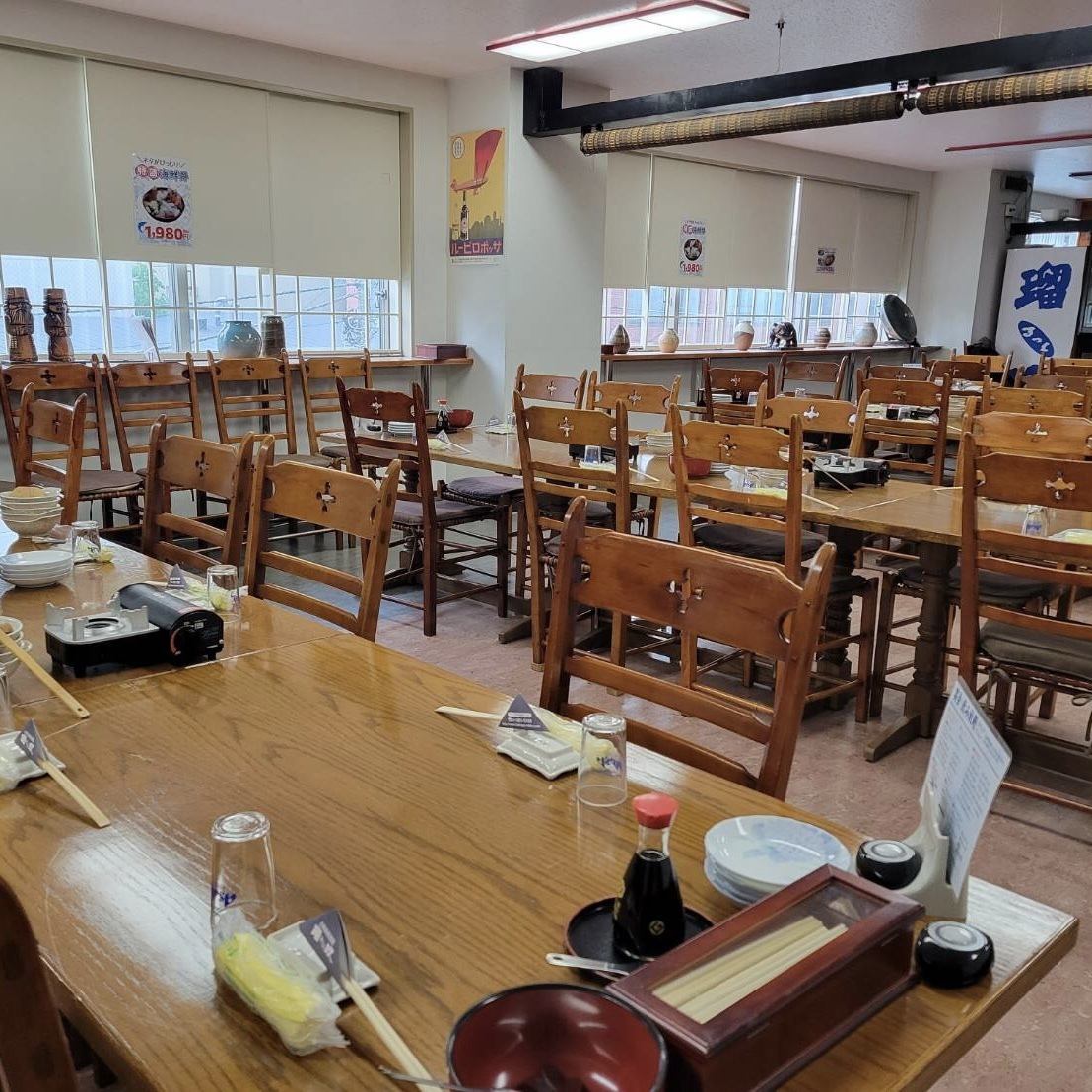 Banquets for up to 60 people are possible! Please feel free to contact us for large banquets.