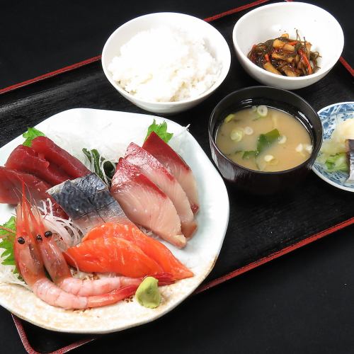 Sashimi set meal (with rice, side dish, and pickles)