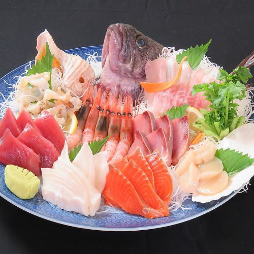 Assortment of 8 kinds of seasonal sashimi (for 4 to 5 people)