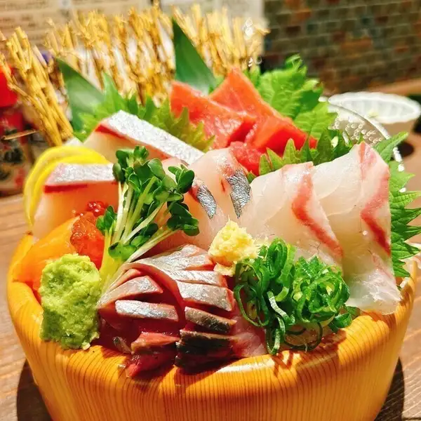 Specialty Kinboshi Platter - A platter of exceptionally fresh sashimi flown in from Nagahama, Kyushu.