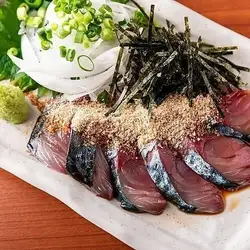 新鲜鲭鱼刺身，直接从九州空运而来。